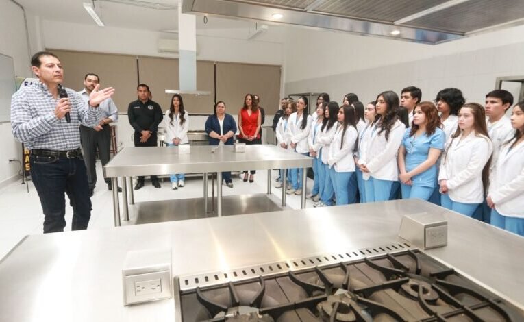 Inaugura UAdeC laboratorio para combatir la obesidad infantil